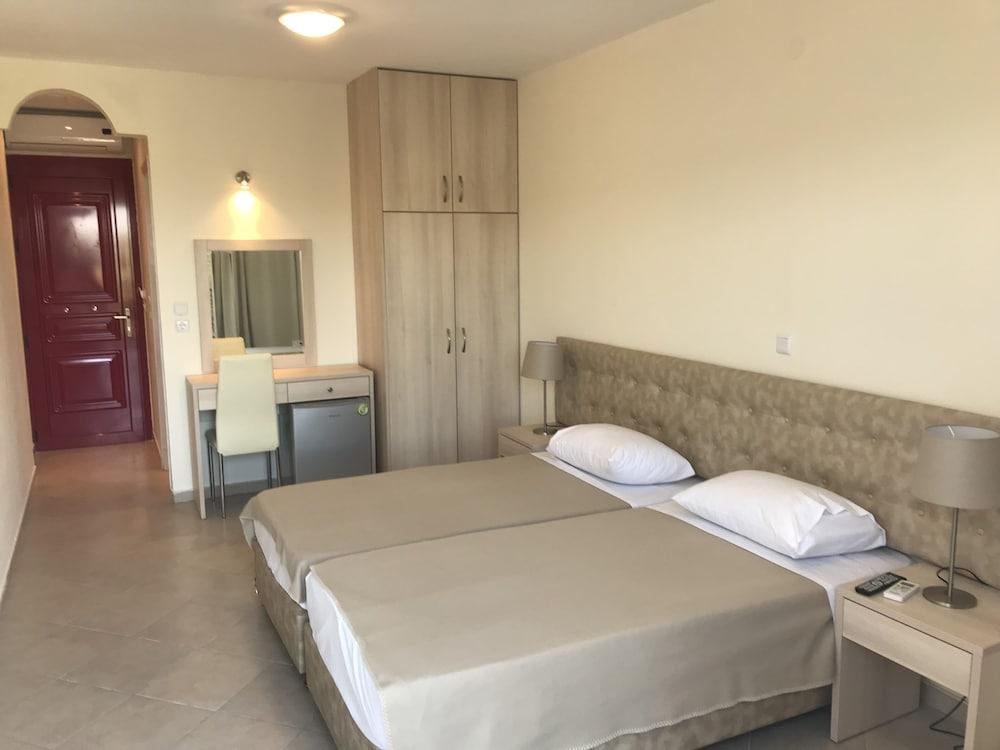 Ai Helis Resort Svoronata Esterno foto