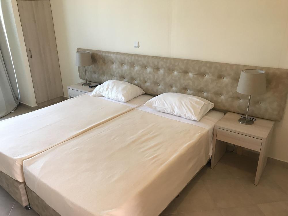 Ai Helis Resort Svoronata Esterno foto