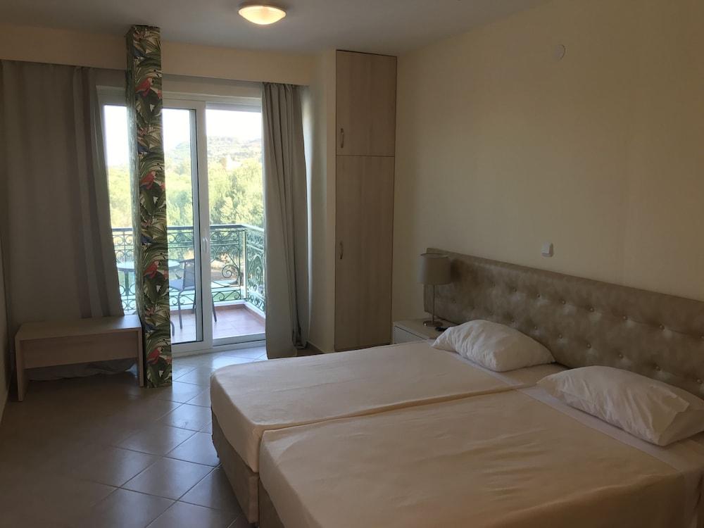 Ai Helis Resort Svoronata Esterno foto
