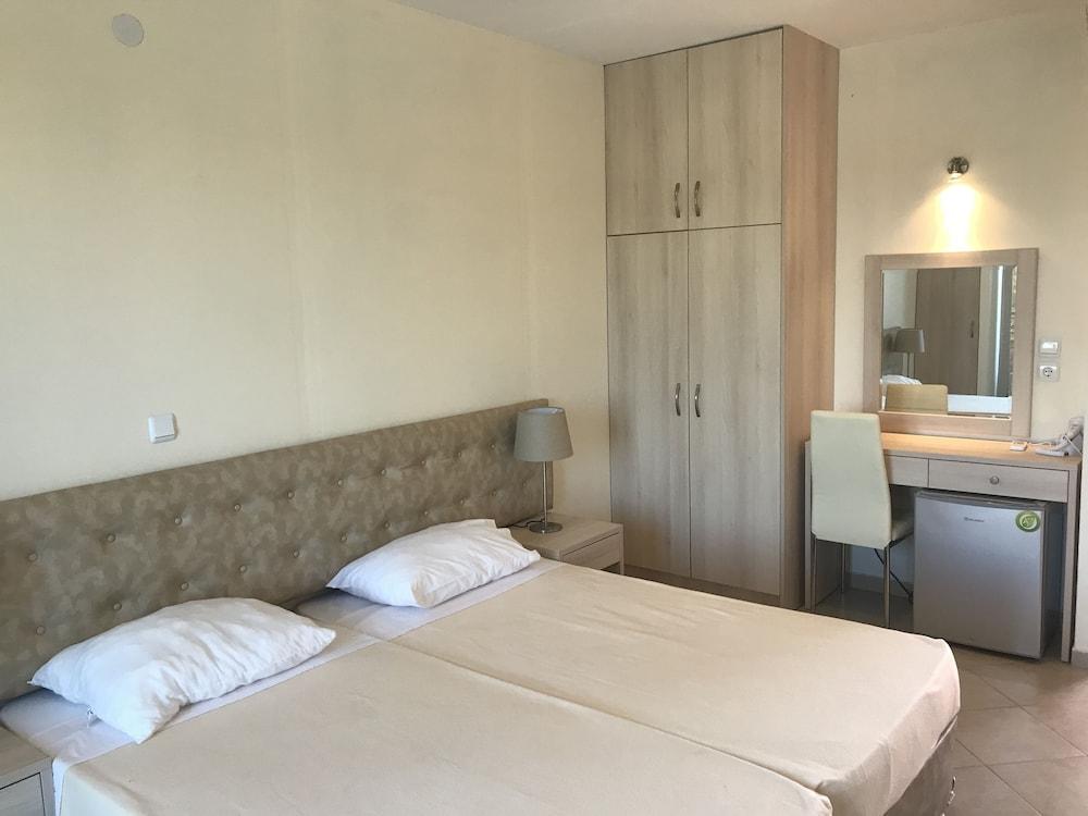 Ai Helis Resort Svoronata Esterno foto